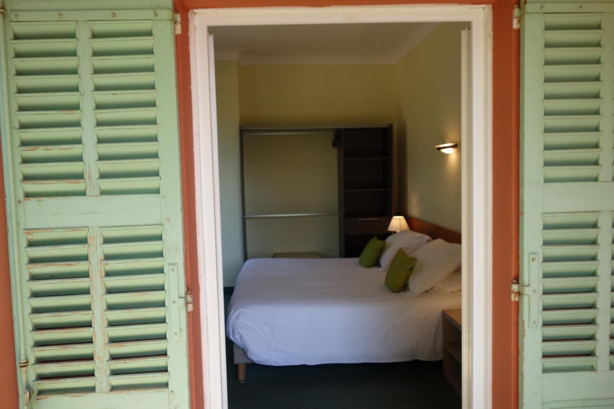 Hotel Le Prejoly サン・ヴァリエ・ド・ティエ 部屋 写真